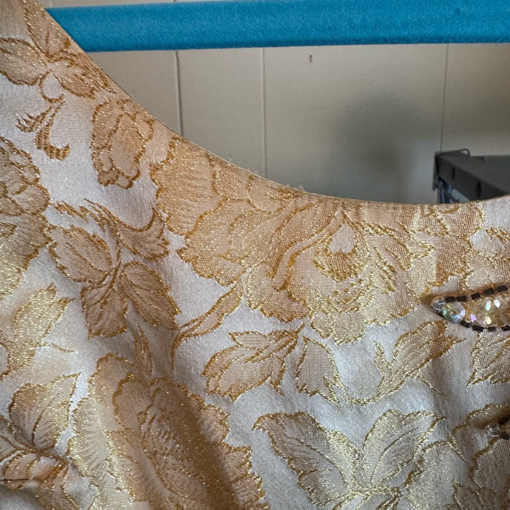 Gorgeous gold vintage dress with sequined floral accents and bows - Picture 9 of 13